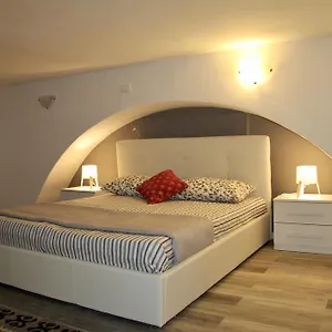 vittoria-apartment-catania.catania-hotels.net/